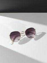 Elegant Ombre Color Fashion Glasses - www.thetreasurebox.me