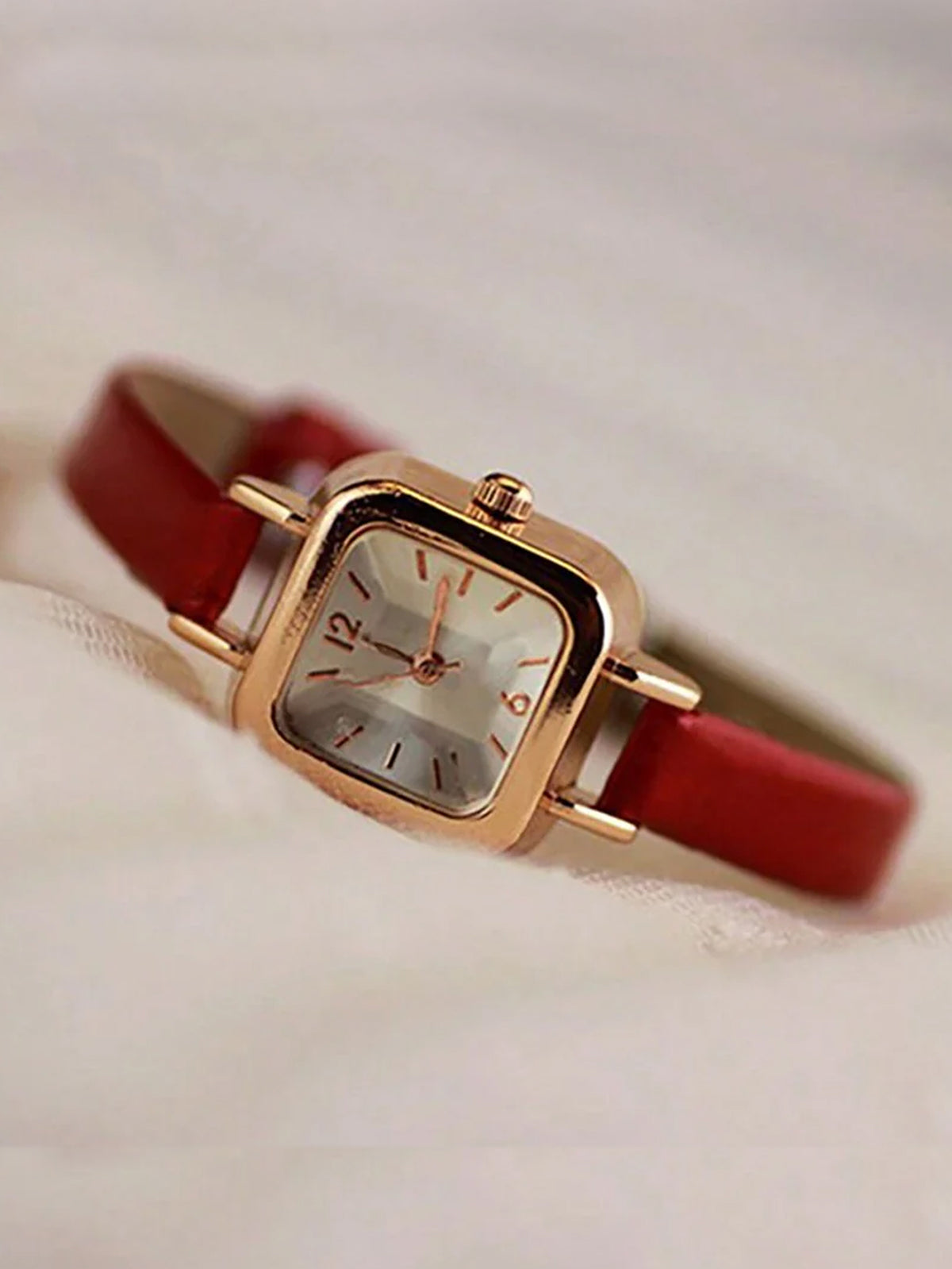 1pc Quartz Watch With Pu Strap And Square Small Watch Case