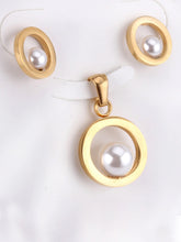 Mio Pearl Decor Pendant & Stud Earrings Set