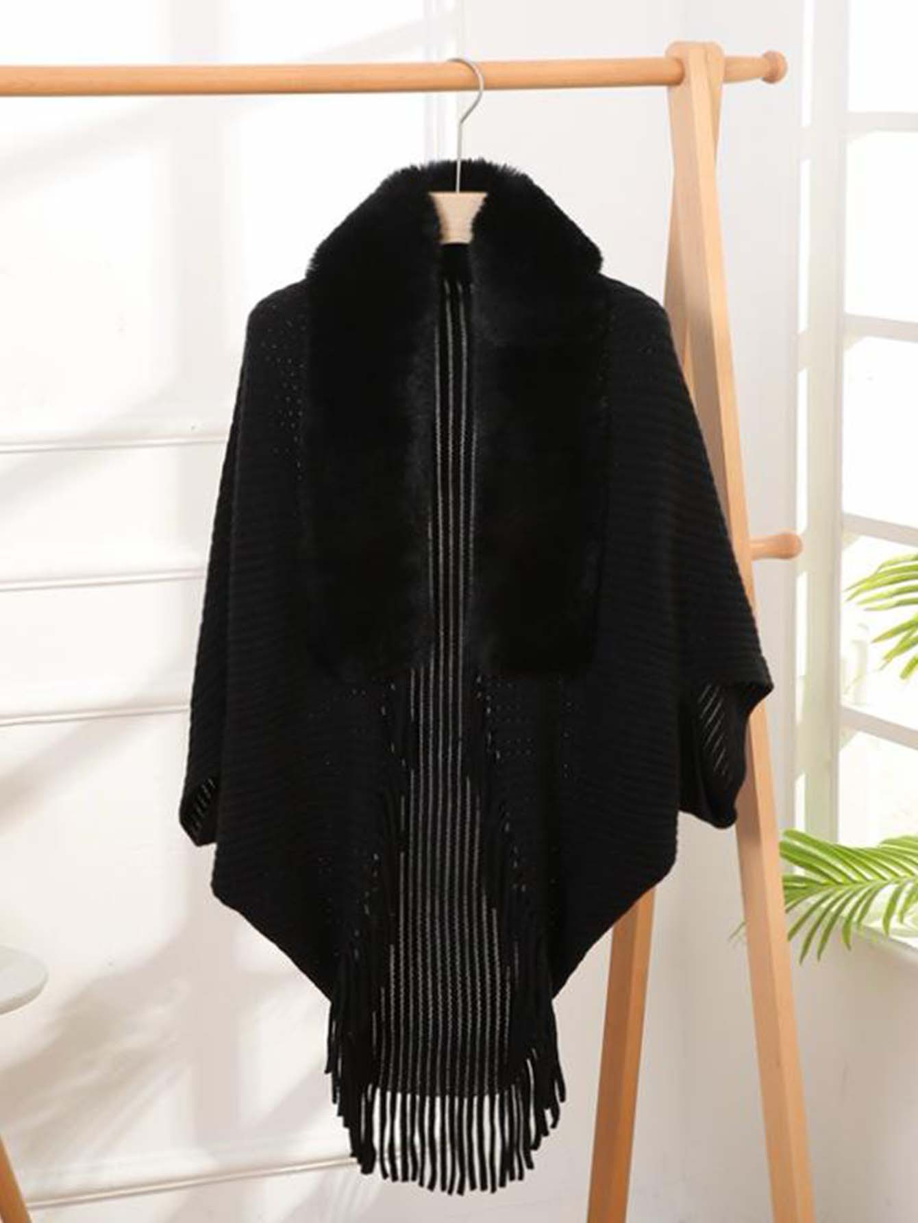 1pc Striped Tassel Shawl With Fur Collar Knitted Cape - Black - FD ⚡