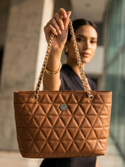 Geo Pattern Quilted Chain Decor Zip Closure Tote Bag - Brown