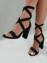 Minimalist Hollow Out Strappy Chunky Heeled Sandals - Black