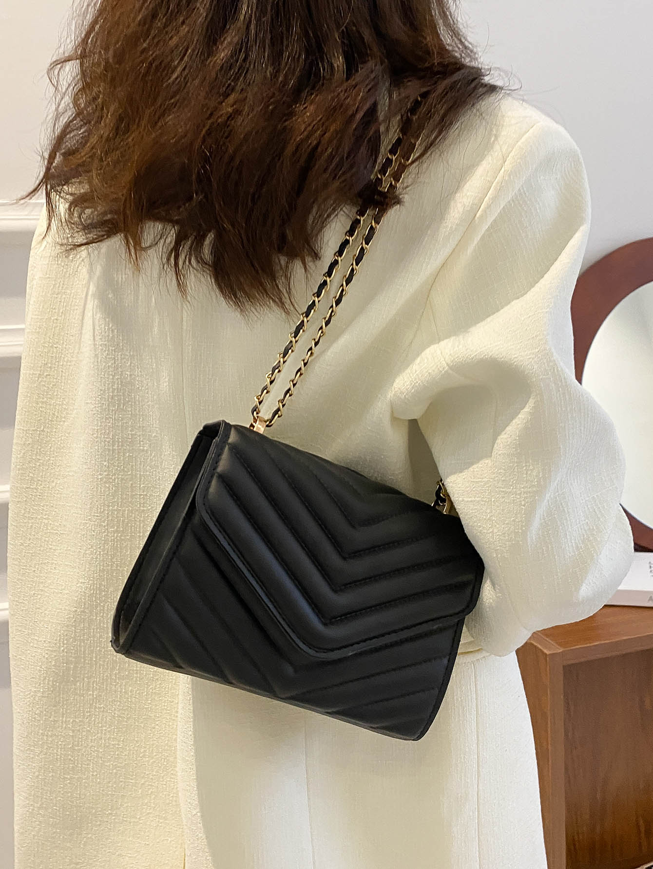 Quilted Pattern Flap Chain Square Bag  - Black