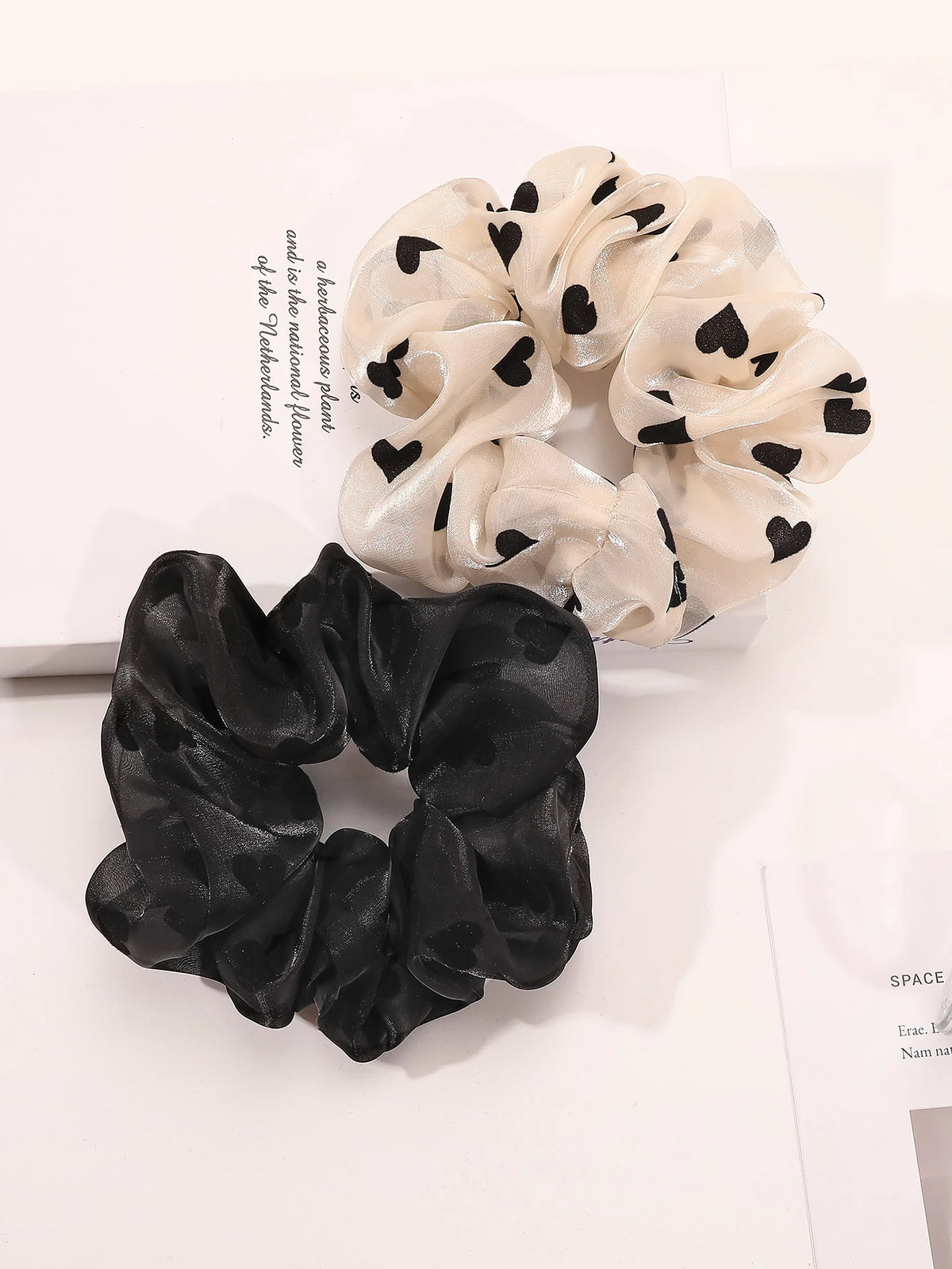 2Pcs Heart Print Scrunchies Black White Elastic Hair Ties