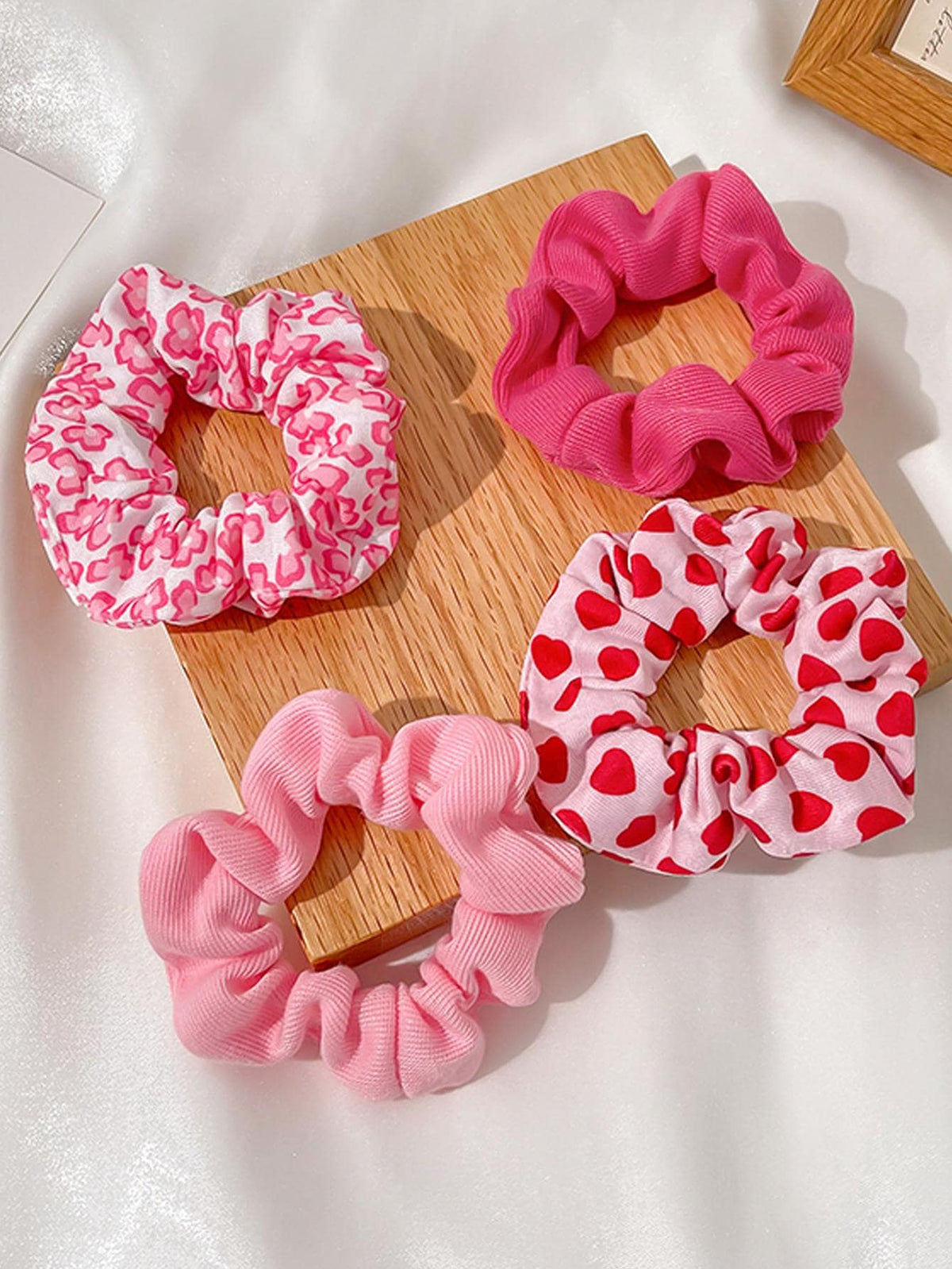 4Pcs Pink Heart Knitted Hair Scrunchies