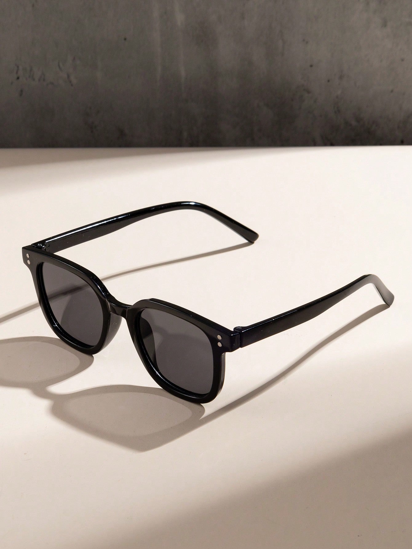 Black On Black Round Frame Sunglasses - www.thetreasurebox.me