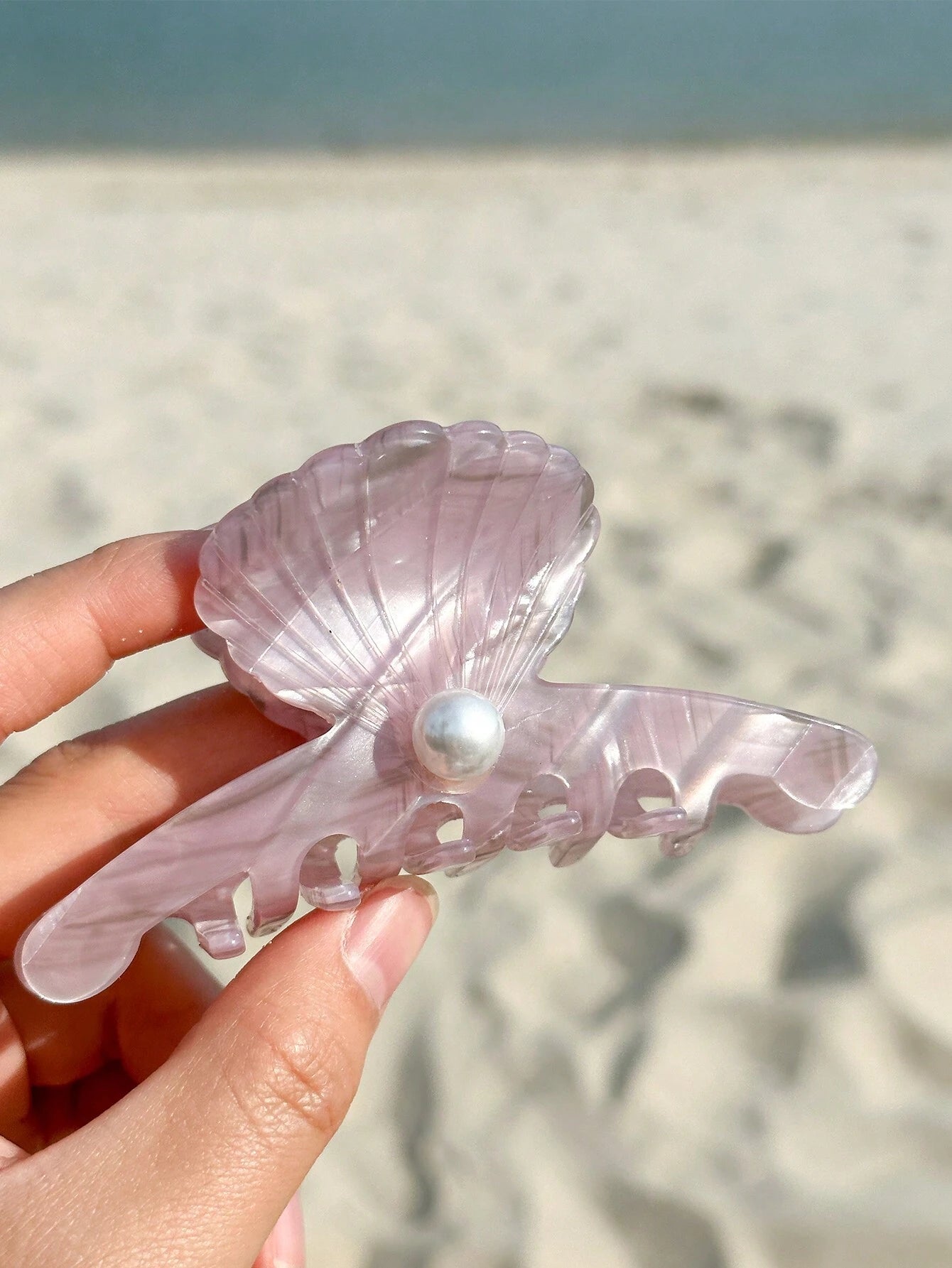 Shell Shaped Acetic Acid Hair Clips