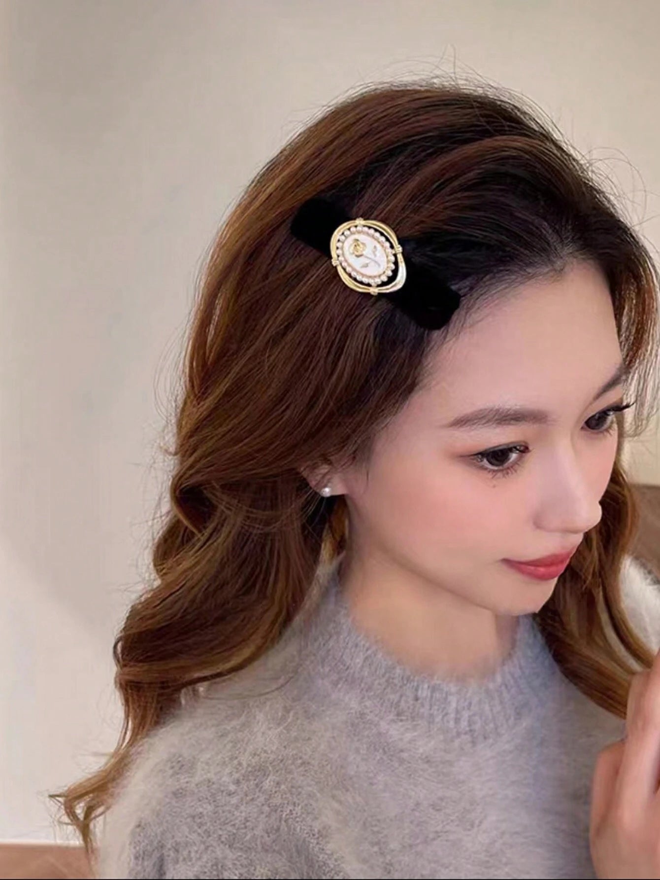 2pcs Floral Print Rose Style Pearl Velvet Casual Hair Clip
