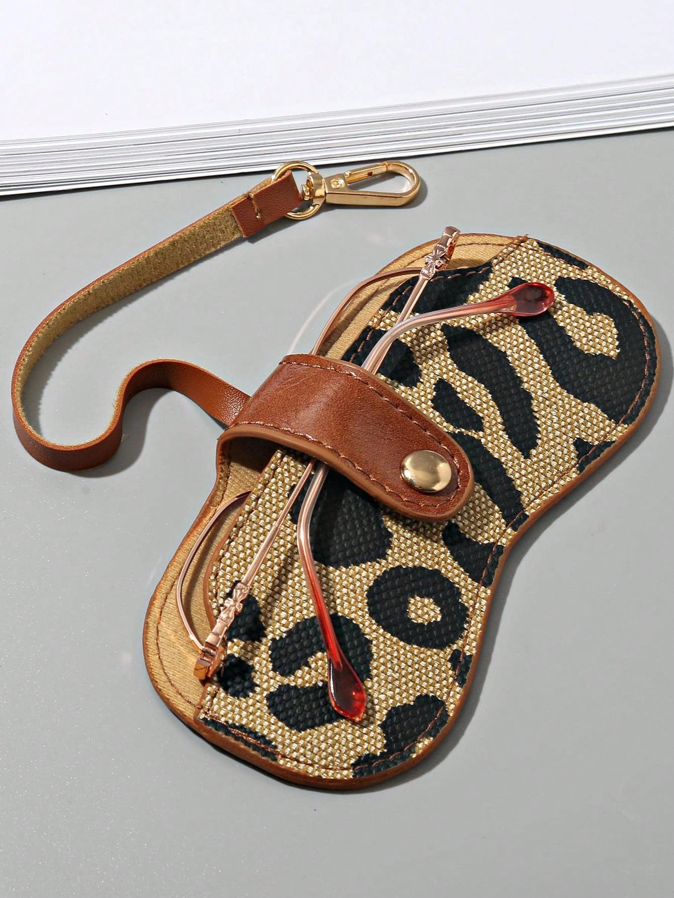 Portable Retro Eyeglass Case