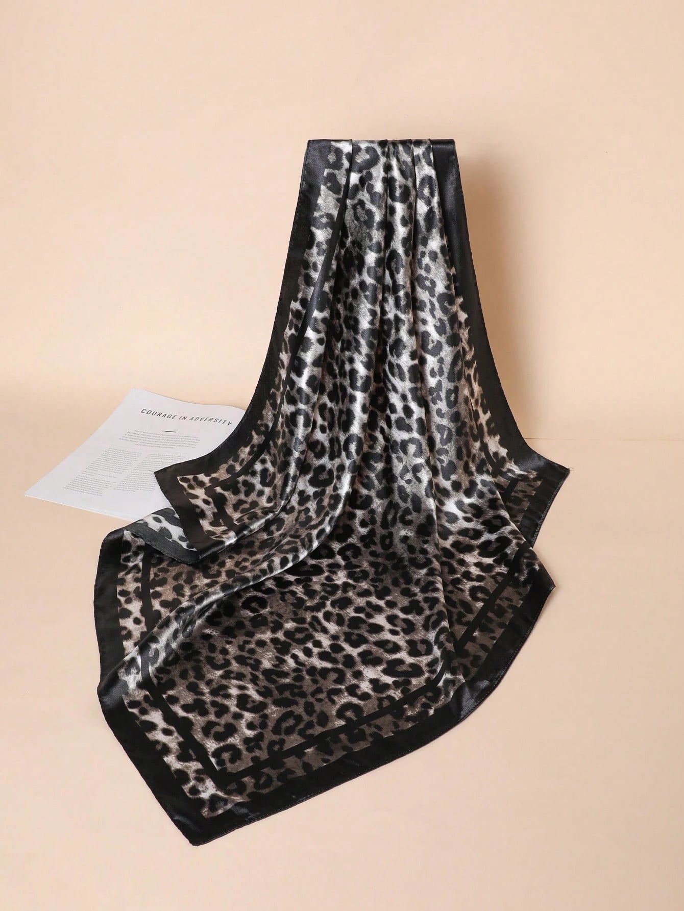 1pc Elegant Leopard Print Pattern Bandana