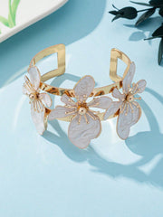 1pc Floral Decor Bangle Bracelet - White & Gold