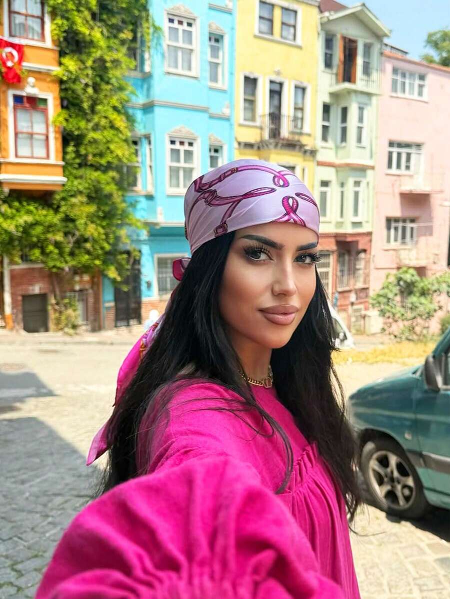 1pc Light Pink Chain Print Satin Square Scarf