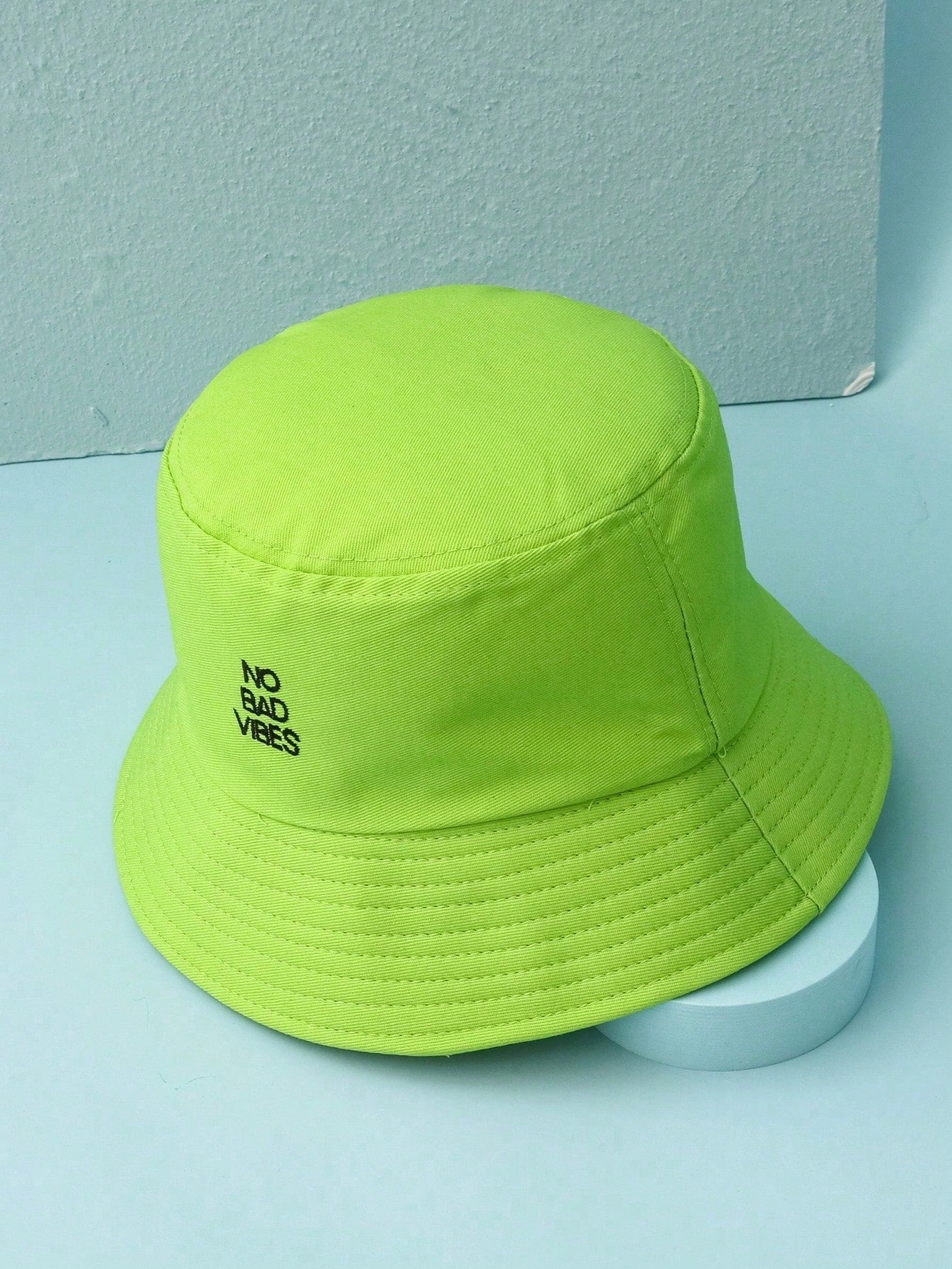 1pc Embroidered "No Bad Vibes" Letter Breathable Bucket Hat