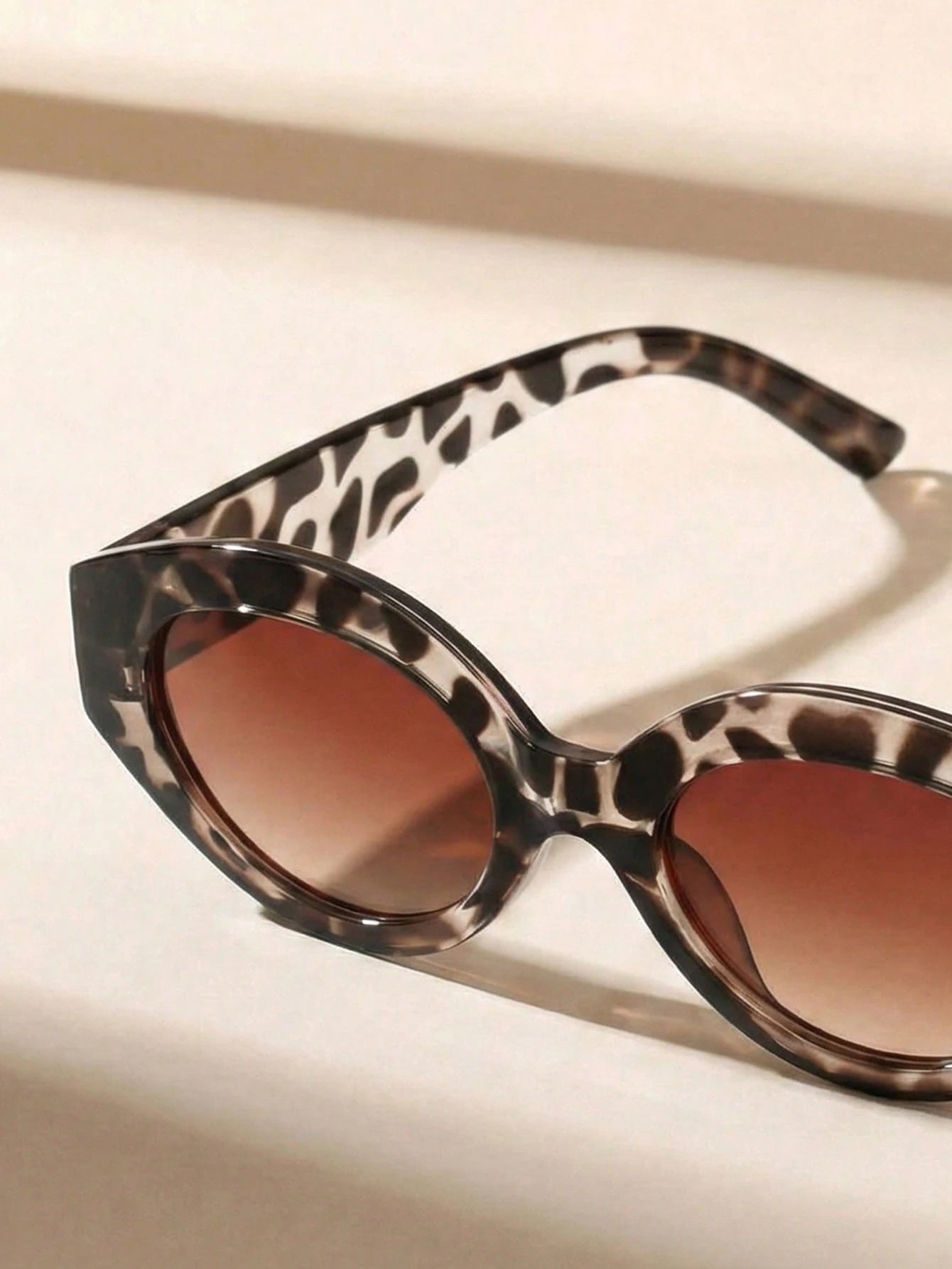 Oval Leopard Print Sunglasses