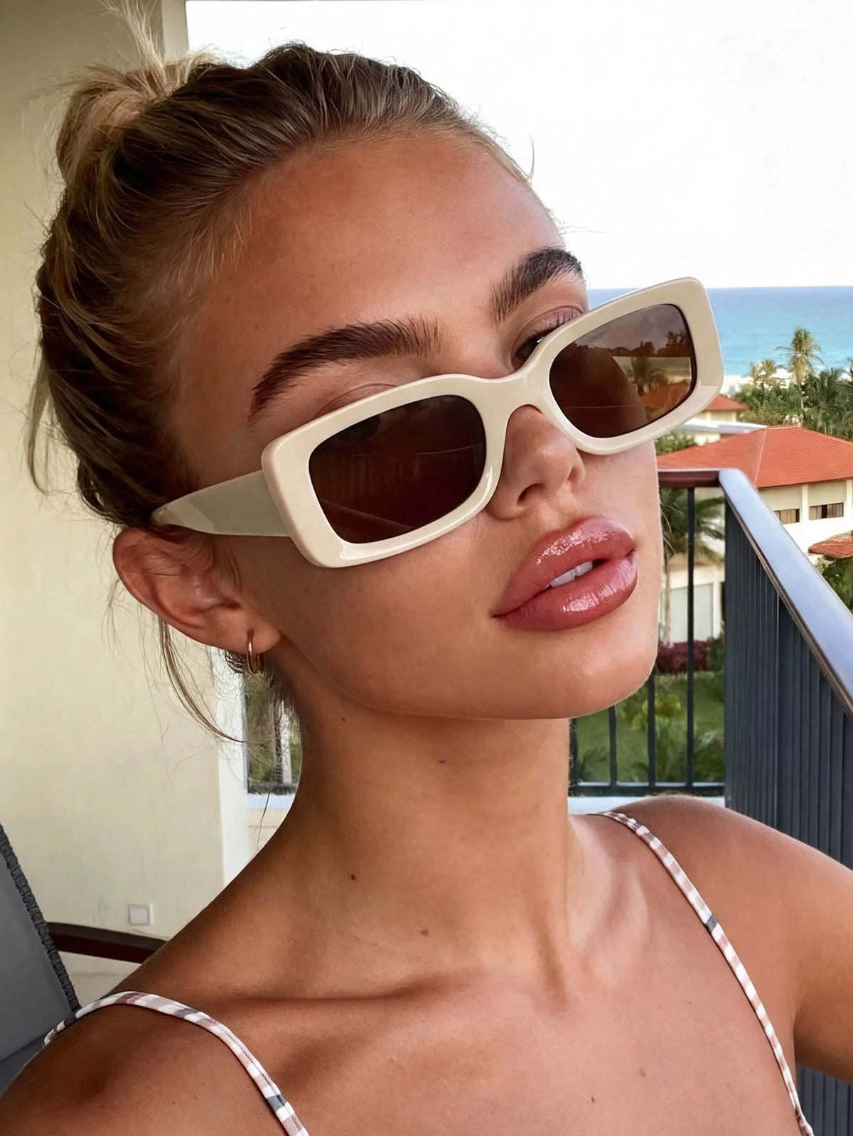 Rectangular Beige Gentle Versatile Sunglasses