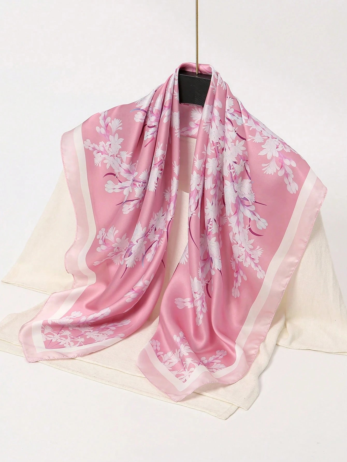 1pc Simple Printed Square Scarf