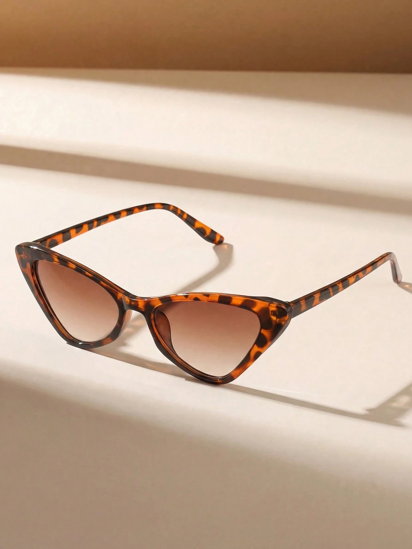Cat Eye Beach Leopard Print Sunglasses