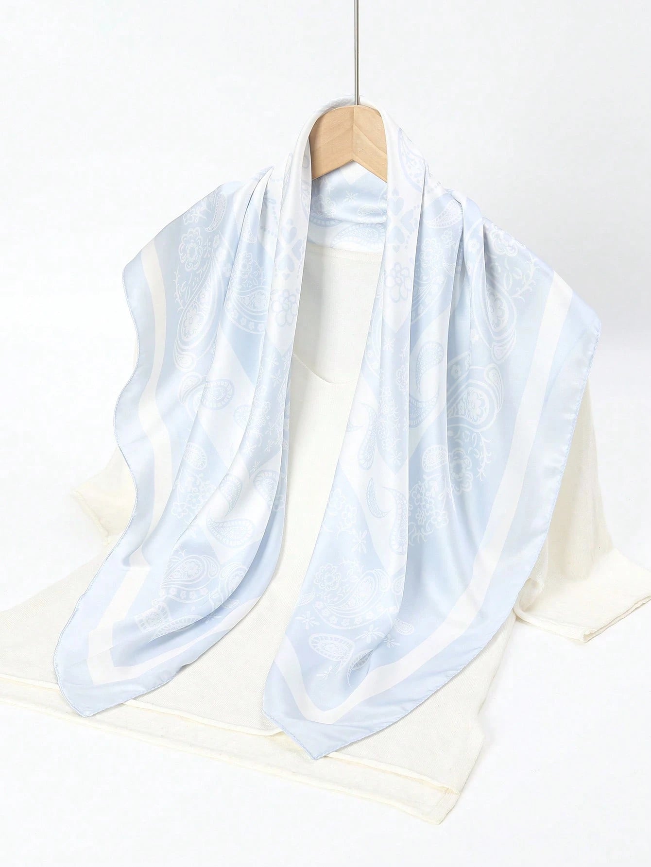 1pc Simple Printed Square Scarf