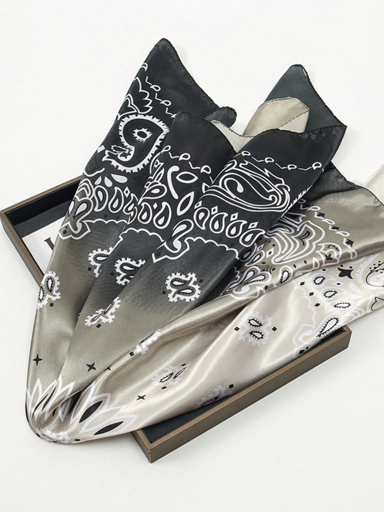 1pc Bohemian Style Paisley Dual-Color Printed Bandana