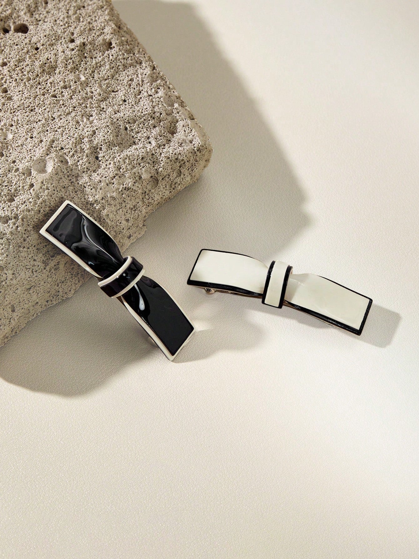 2pcs Bow Decor French Clip For Daily Casual Outing Wear Cute Hair Slide