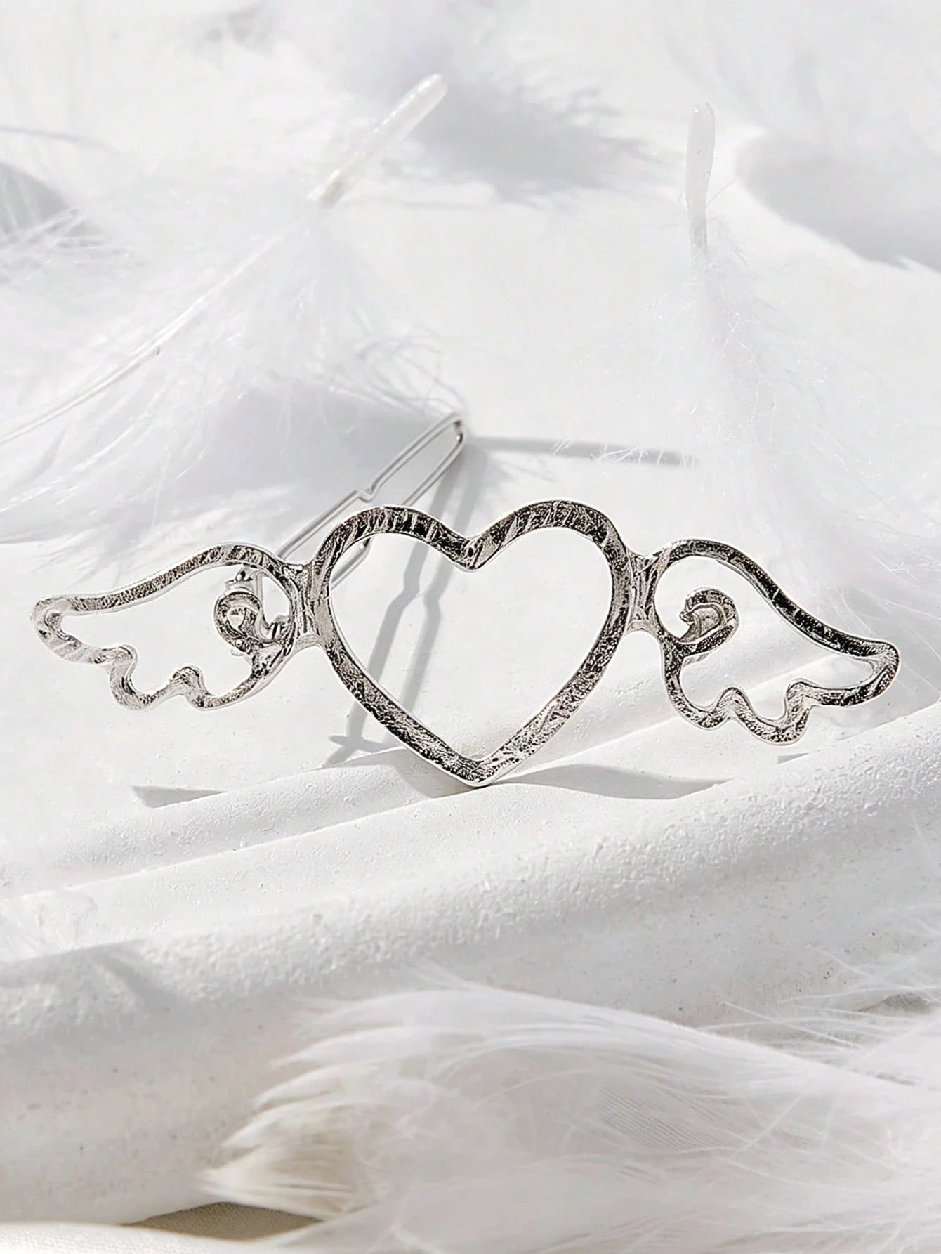 2pcs Cute Heart & Wing Decor Minimalist Hair Claw Clips - www.thetreasurebox.me