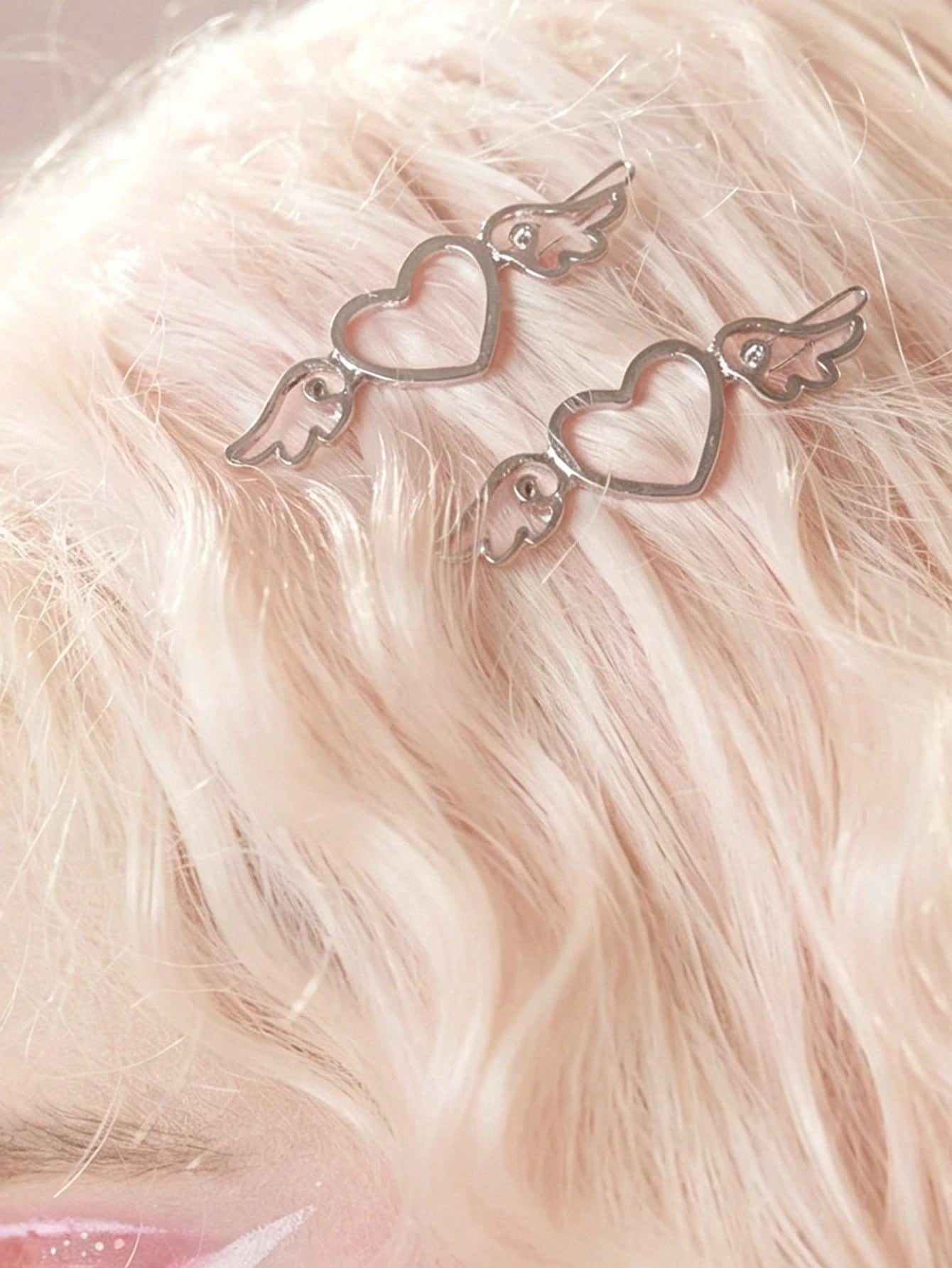 2pcs Cute Heart & Wing Decor Minimalist Hair Claw Clips - www.thetreasurebox.me