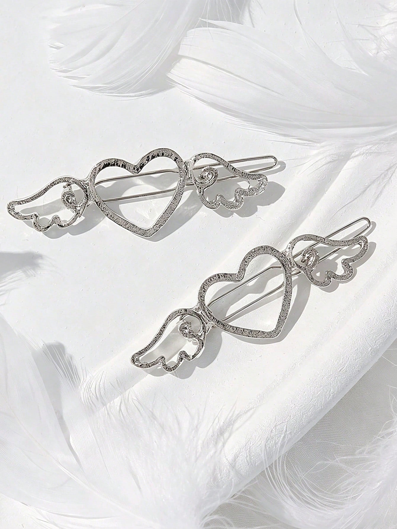 2pcs Cute Heart & Wing Decor Minimalist Hair Claw Clips - www.thetreasurebox.me