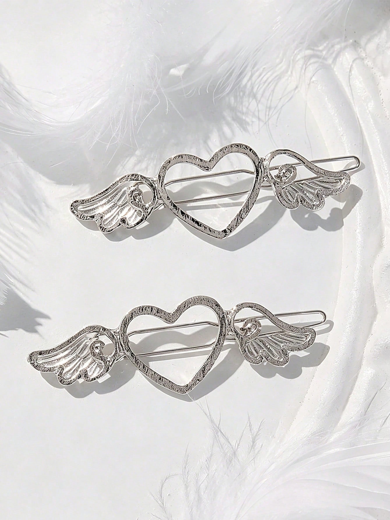 2pcs Cute Heart & Wing Decor Minimalist Hair Claw Clips - www.thetreasurebox.me