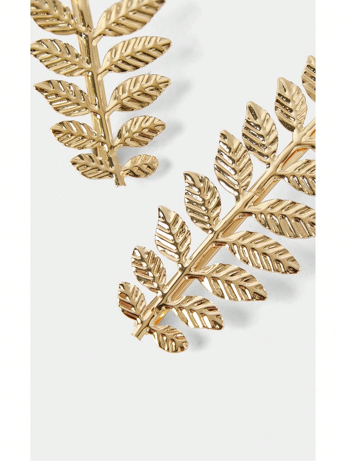 2pcs Metal Leaf Side Clips - www.thetreasurebox.me