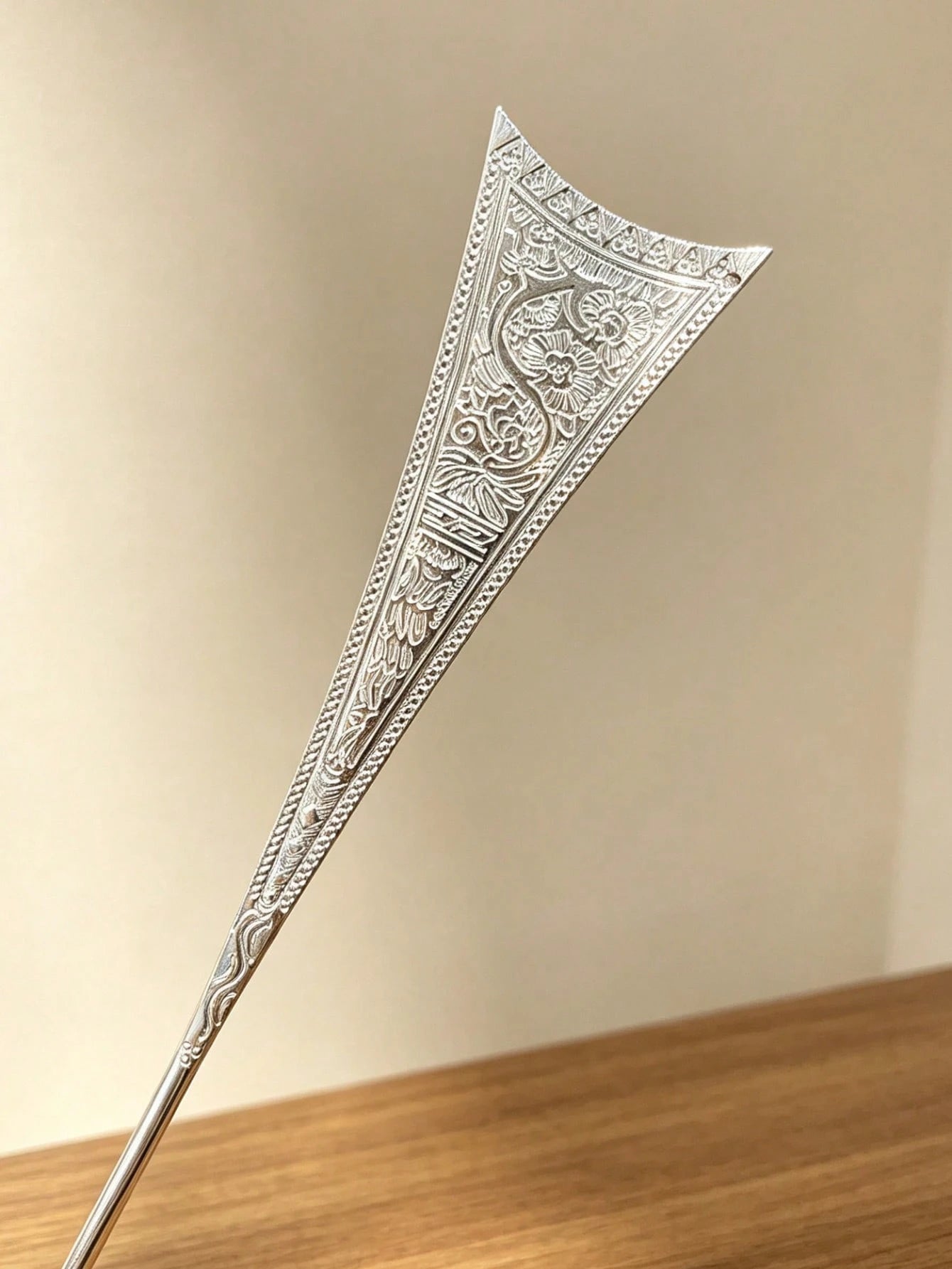 Vintage Embossed Floral Metal Long Hair Stick