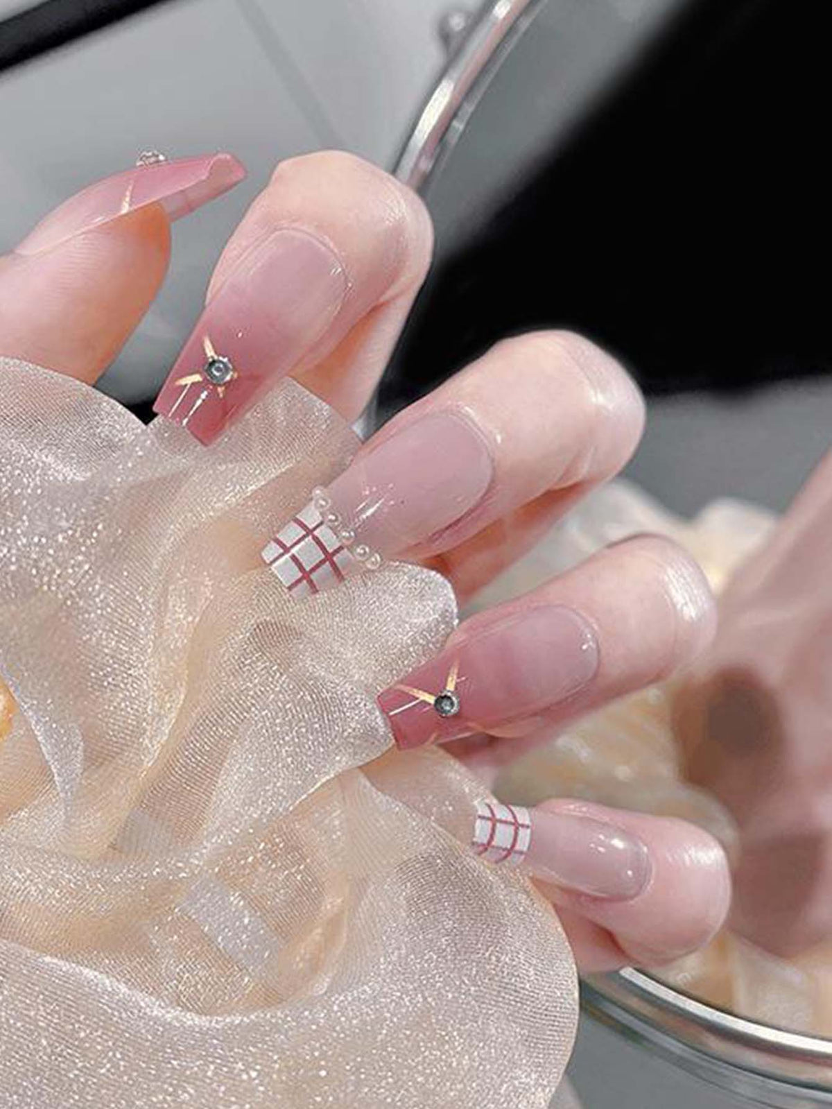 24pcs Heart & Pearl Decor Fake Nail & 1pc Tape - FD ⚡