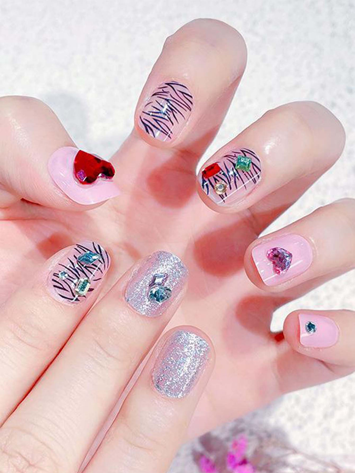 24pcs Heart Decor Glitter Fake Nail & 1pc Tape - FD ⚡