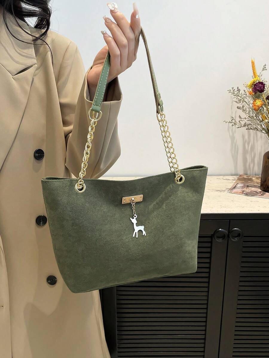 Deer Pendant Embellished Large Capacity Chain Strap Shoulder Bag - Army Green