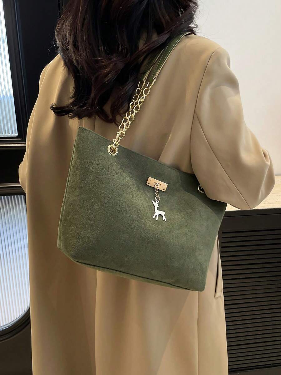 Deer Pendant Embellished Large Capacity Chain Strap Shoulder Bag - Army Green