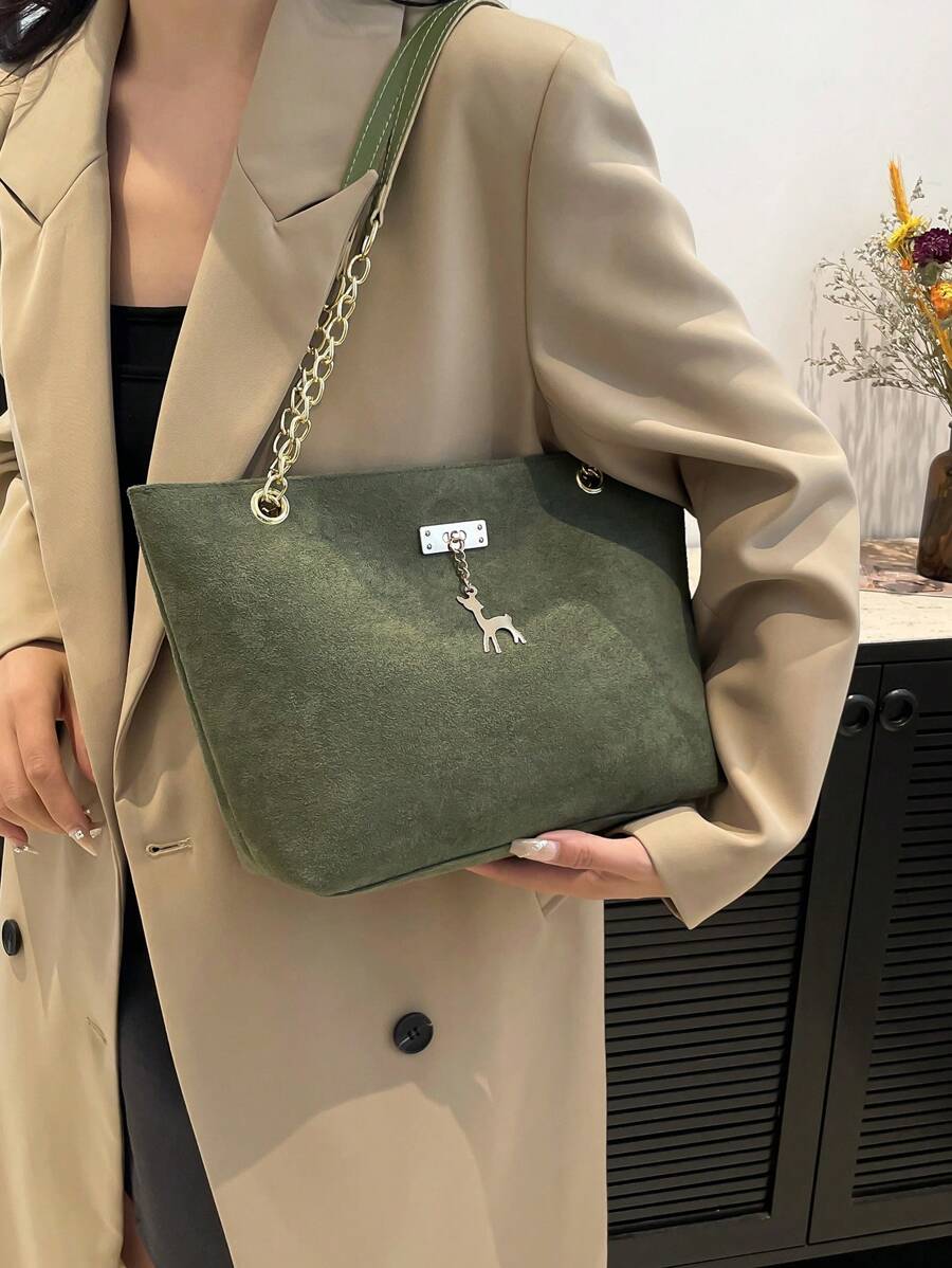 Deer Pendant Embellished Large Capacity Chain Strap Shoulder Bag - Army Green