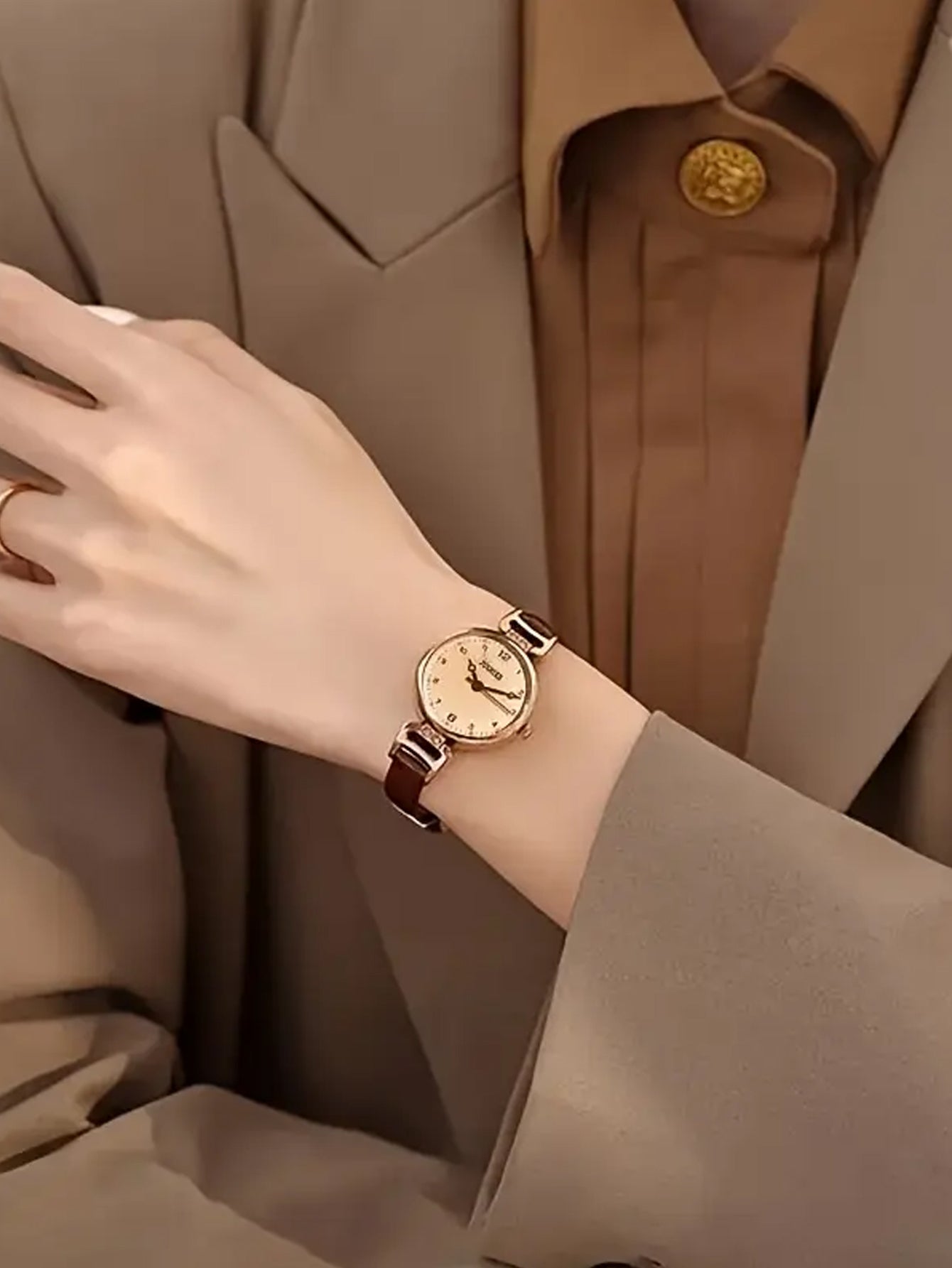 Minimalist Round Dial Brown Strap Quartz Watch