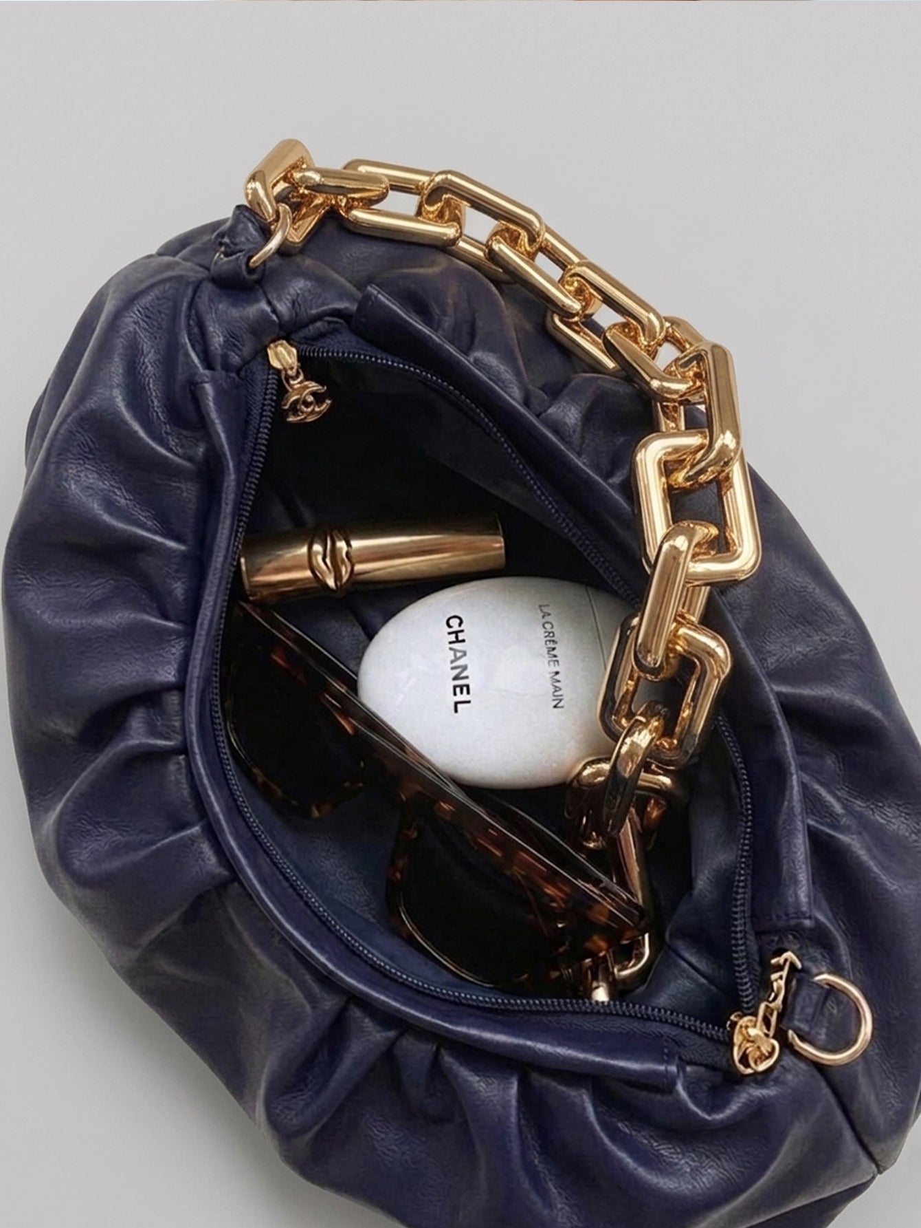 Minimalist Cloud Ruched Chain Decor Bag - Navy Blue