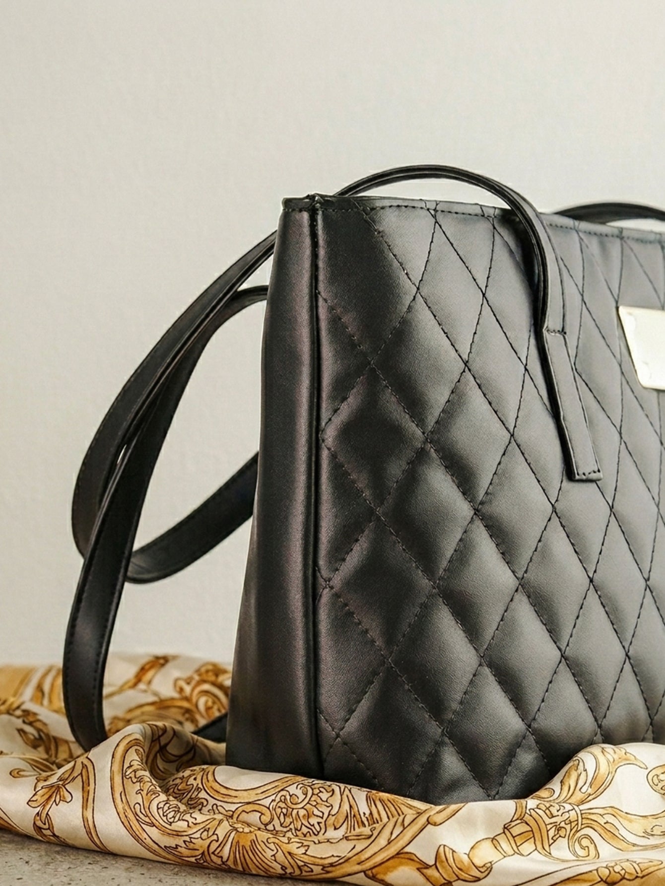 Quilted Pattern Shoulder Tote Bag - Black
