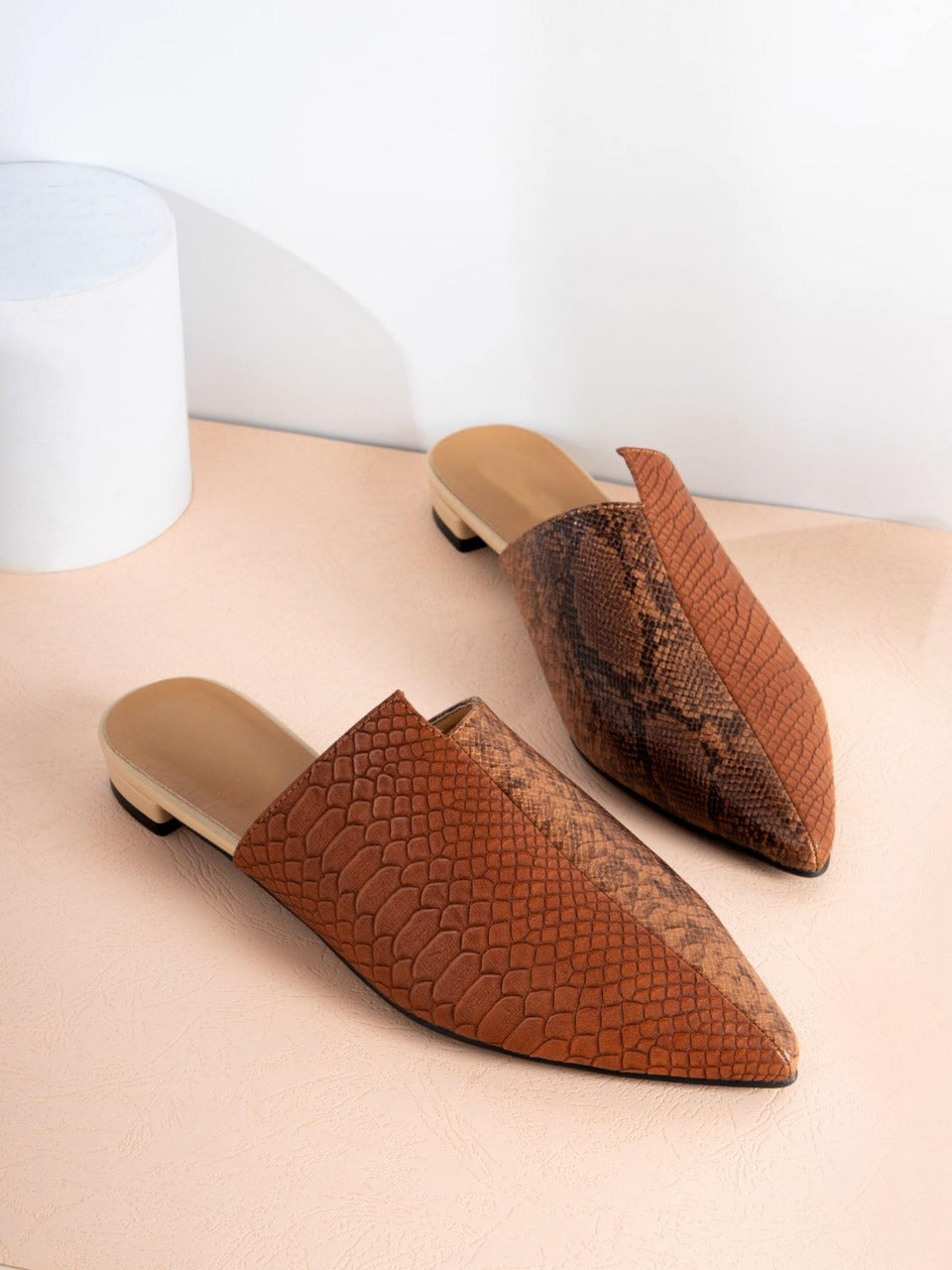 Point Toe Snakeskin Embossed Flat Mules Brown - Brown